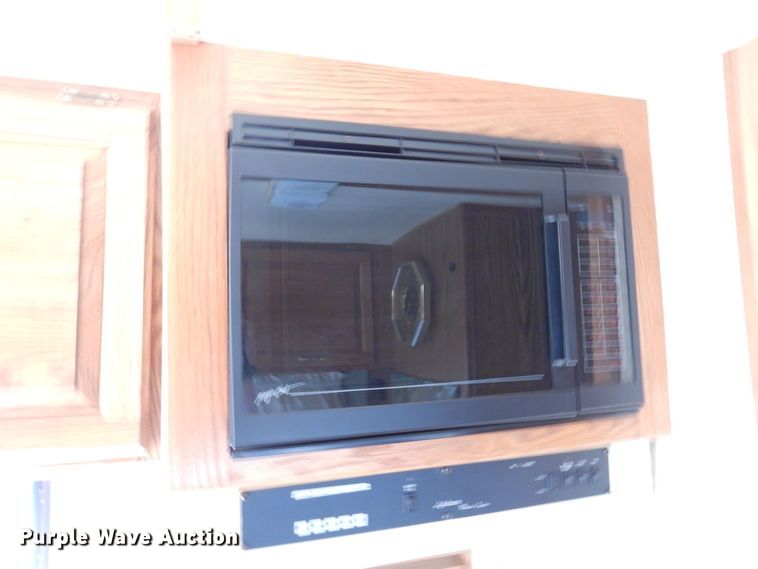 image for item MH9268 1989 Airstream  camper