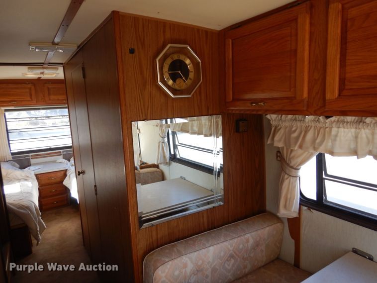 image for item MH9268 1989 Airstream  camper