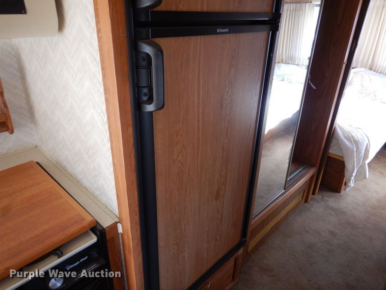 image for item MH9268 1989 Airstream  camper