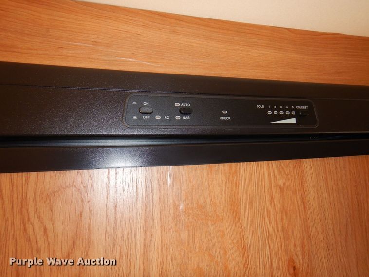 image for item MH9268 1989 Airstream  camper