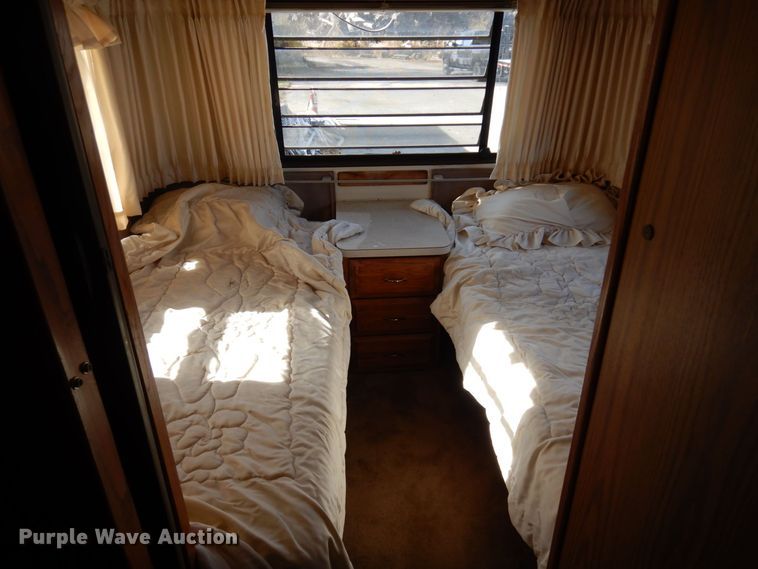 image for item MH9268 1989 Airstream  camper