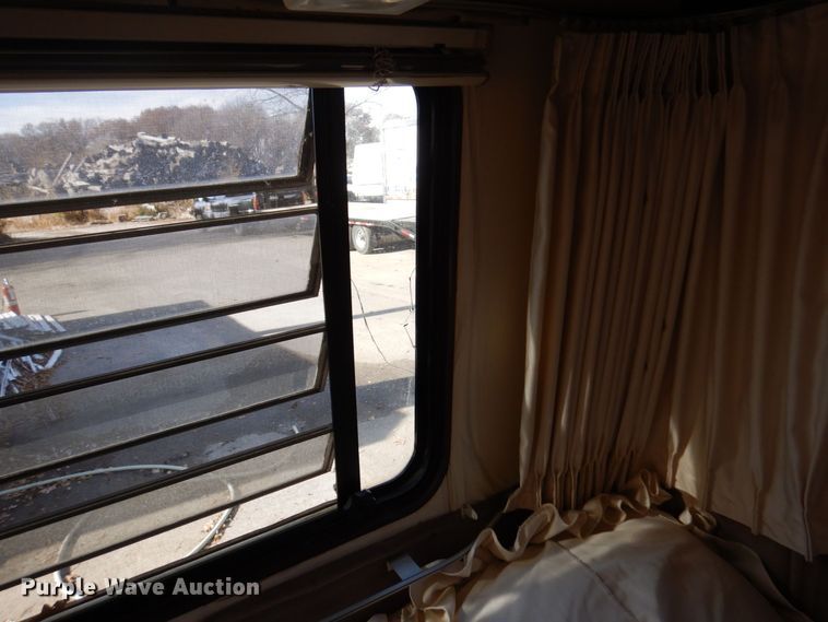 image for item MH9268 1989 Airstream  camper