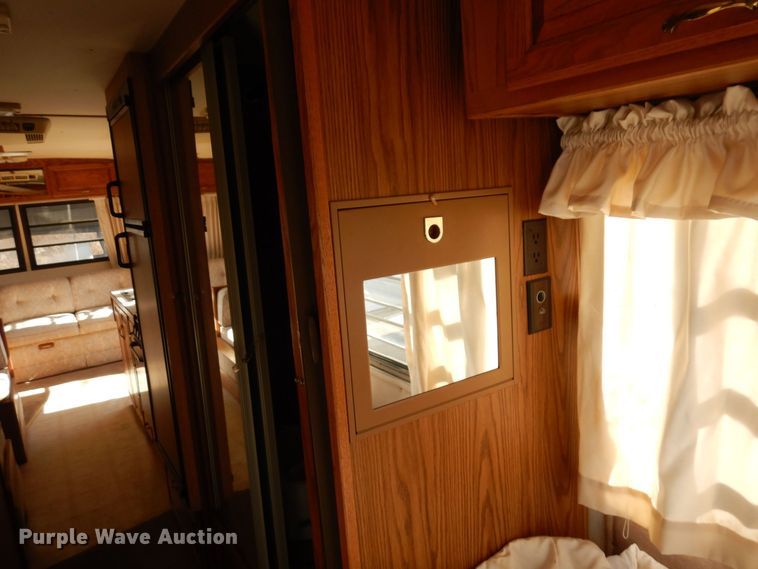 image for item MH9268 1989 Airstream  camper