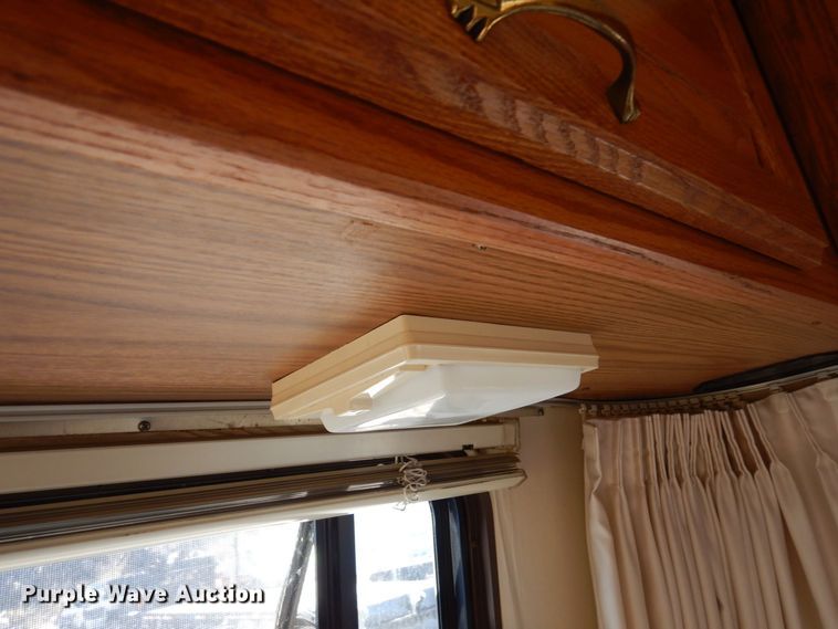 image for item MH9268 1989 Airstream  camper