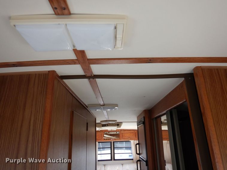 image for item MH9268 1989 Airstream  camper