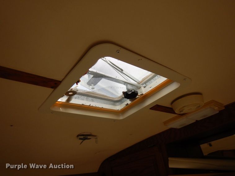 image for item MH9268 1989 Airstream  camper