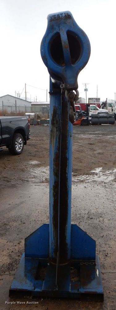 image for item MJ9845 2007 Vestil LM-HRT-4  boom