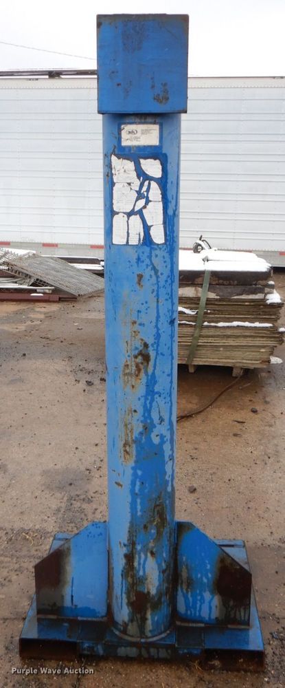 image for item MJ9845 2007 Vestil LM-HRT-4  boom