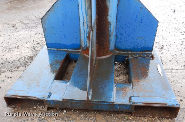 image for item MJ9845 2007 Vestil LM-HRT-4  boom