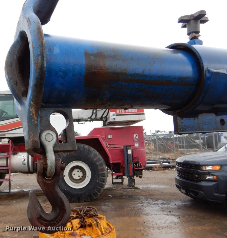 image for item MJ9845 2007 Vestil LM-HRT-4  boom