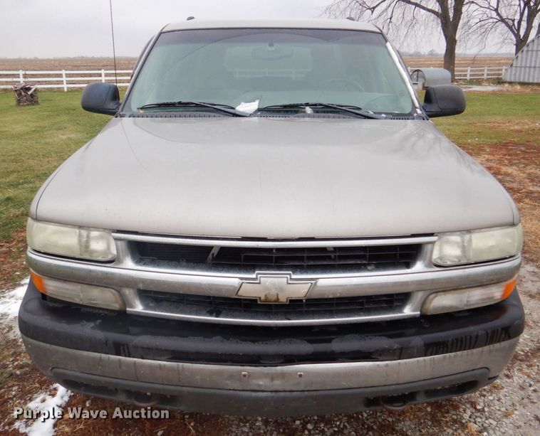 image for item MJ9851 2003 Chevrolet Suburban  SUV