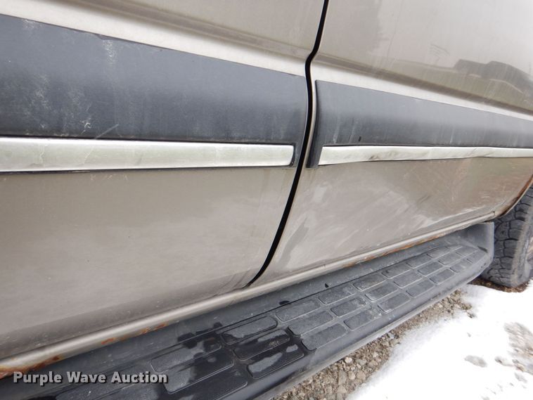 image for item MJ9851 2003 Chevrolet Suburban  SUV