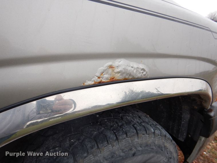 image for item MJ9851 2003 Chevrolet Suburban  SUV