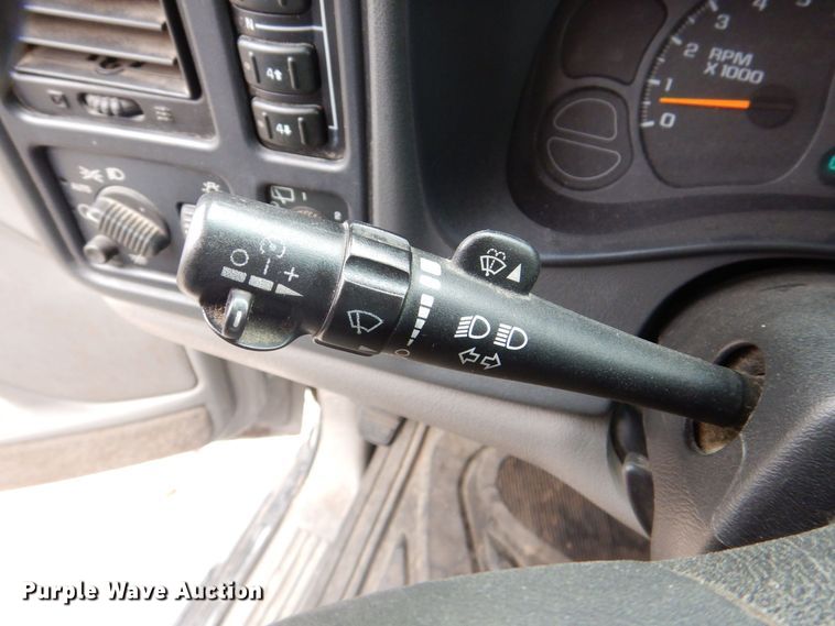 image for item MJ9851 2003 Chevrolet Suburban  SUV