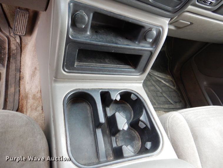 image for item MJ9851 2003 Chevrolet Suburban  SUV