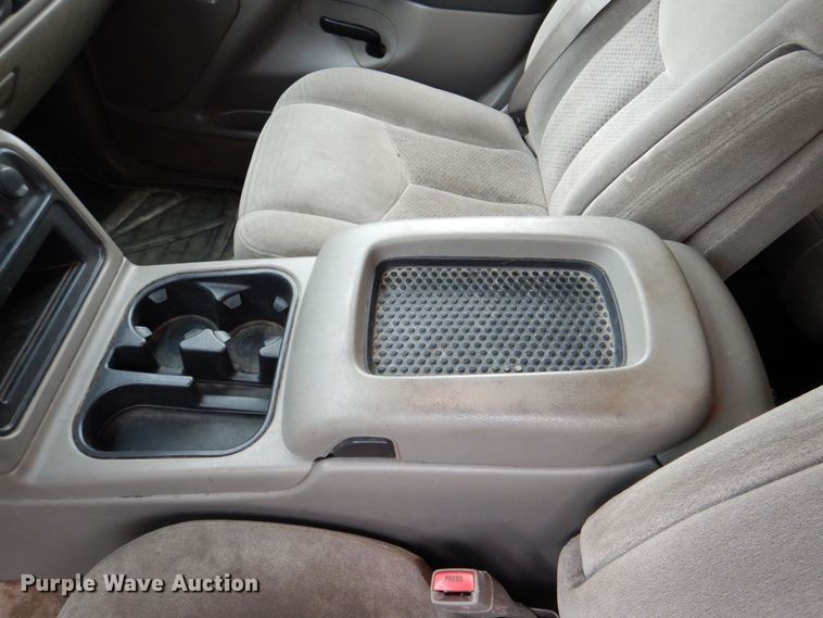 image for item MJ9851 2003 Chevrolet Suburban  SUV