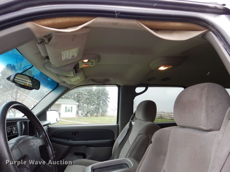 image for item MJ9851 2003 Chevrolet Suburban  SUV