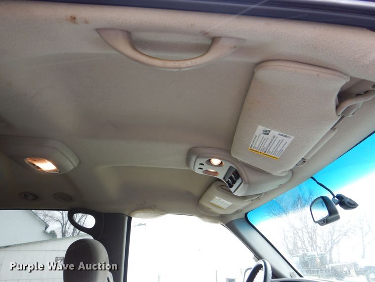 image for item MJ9851 2003 Chevrolet Suburban  SUV