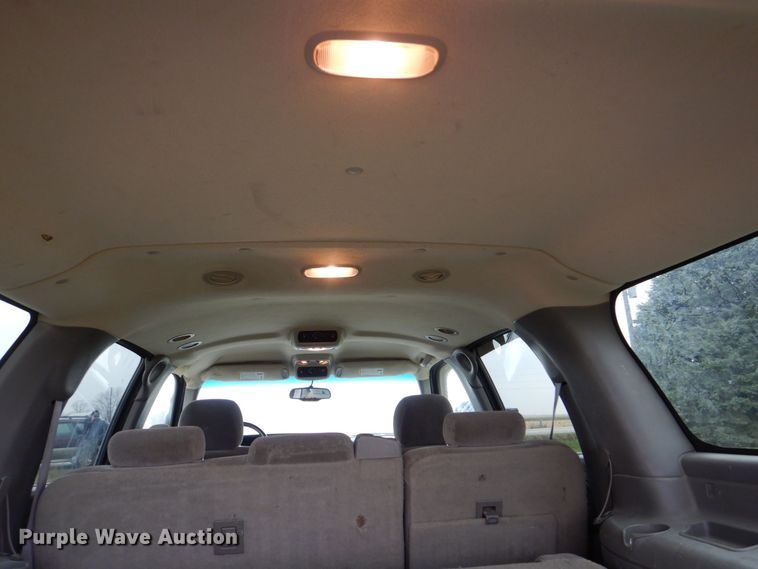 image for item MJ9851 2003 Chevrolet Suburban  SUV