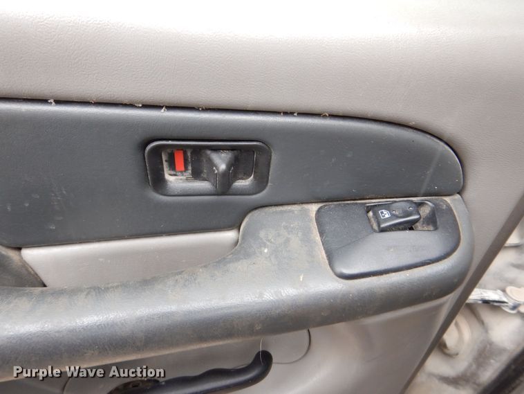 image for item MJ9851 2003 Chevrolet Suburban  SUV