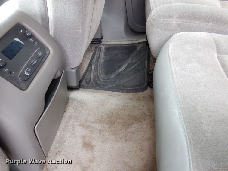 image for item MJ9851 2003 Chevrolet Suburban  SUV