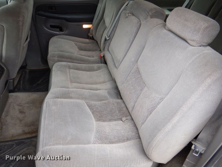 image for item MJ9851 2003 Chevrolet Suburban  SUV