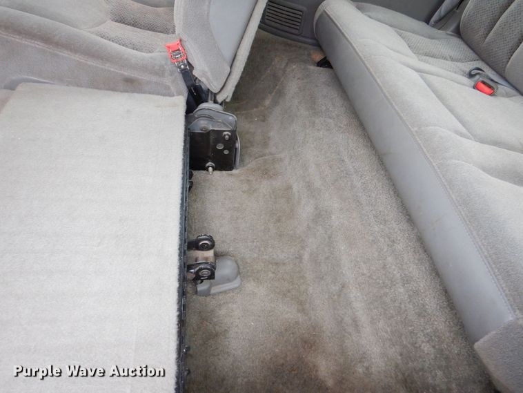 image for item MJ9851 2003 Chevrolet Suburban  SUV