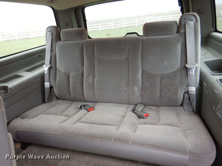 image for item MJ9851 2003 Chevrolet Suburban  SUV