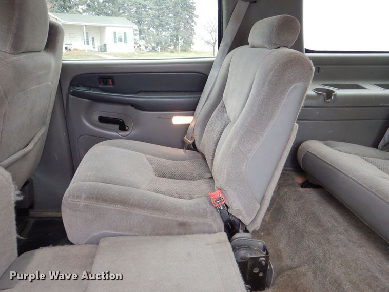 image for item MJ9851 2003 Chevrolet Suburban  SUV