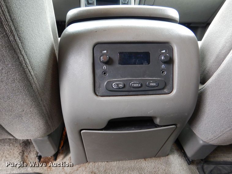 image for item MJ9851 2003 Chevrolet Suburban  SUV