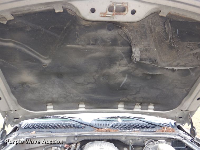 image for item MJ9851 2003 Chevrolet Suburban  SUV