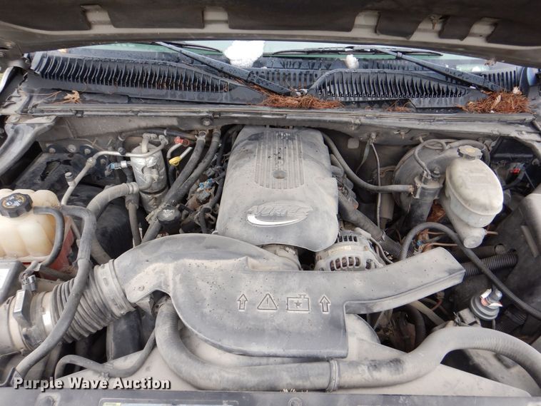 image for item MJ9851 2003 Chevrolet Suburban  SUV