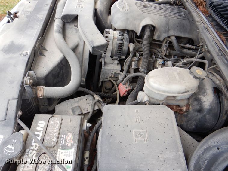 image for item MJ9851 2003 Chevrolet Suburban  SUV