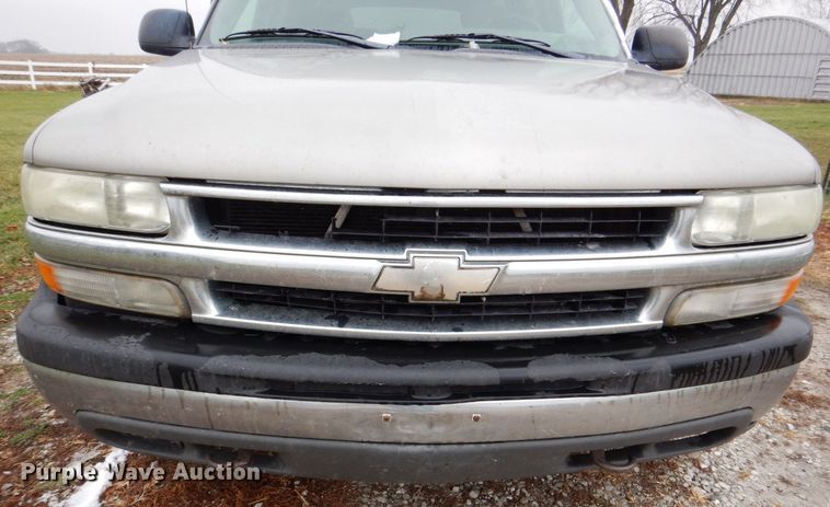 image for item MJ9851 2003 Chevrolet Suburban  SUV