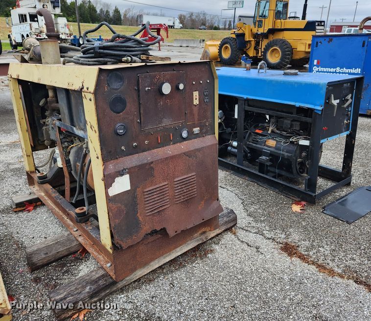 image for item MK9527 (2) welder/generators