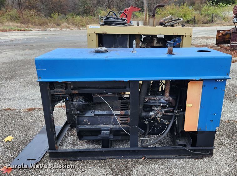 image for item MK9527 (2) welder/generators