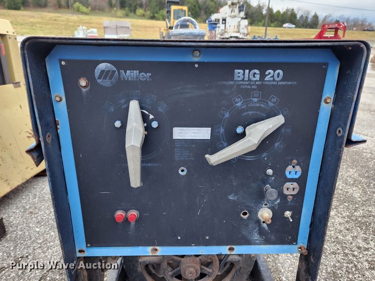 image for item MK9527 (2) welder/generators