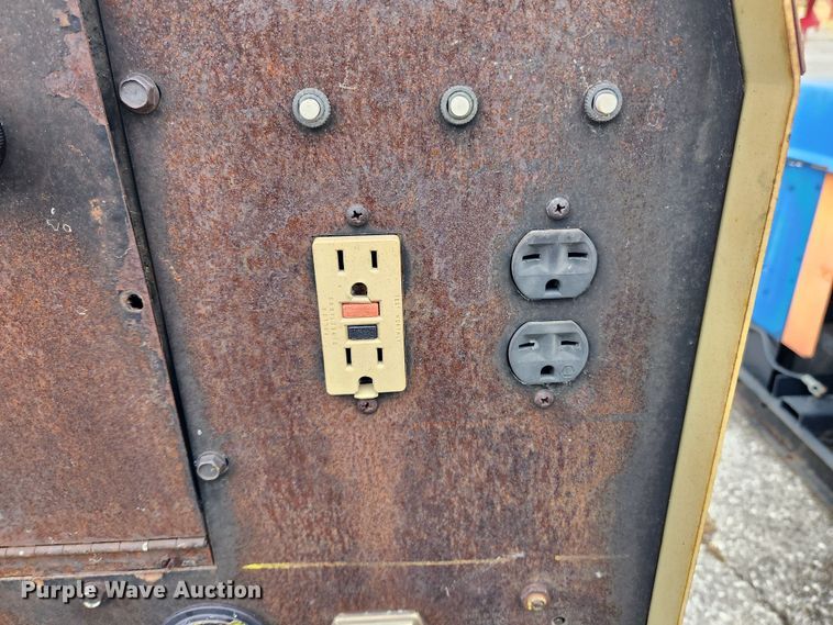 image for item MK9527 (2) welder/generators