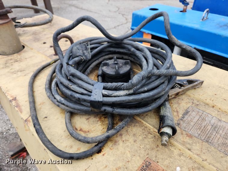 image for item MK9527 (2) welder/generators