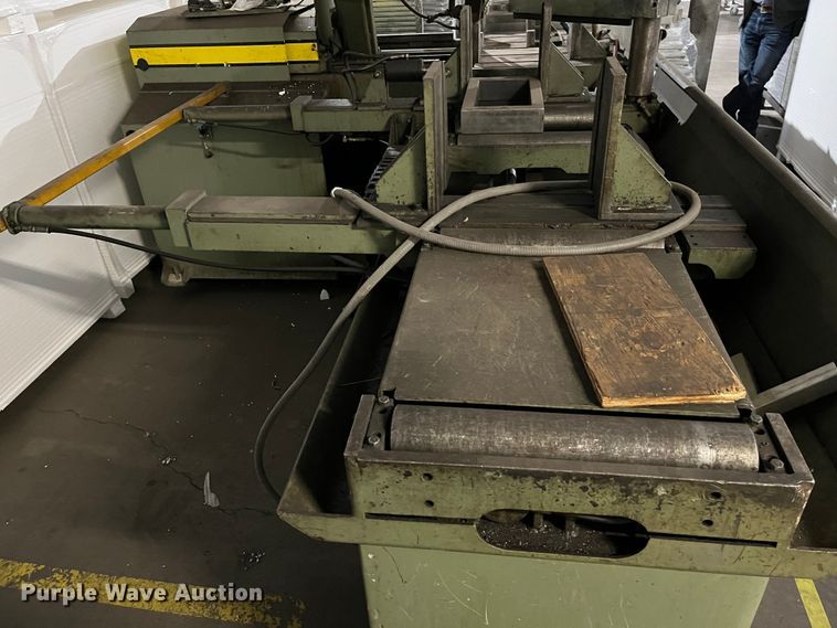 image for item MN9420 HYD-Mech  vertical bandsaw