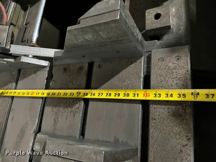 image for item MN9420 HYD-Mech  vertical bandsaw