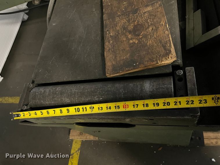 image for item MN9420 HYD-Mech  vertical bandsaw