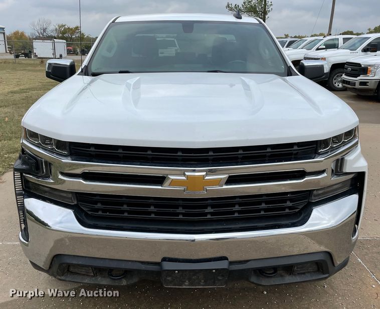 image for item MR9499 2019 Chevrolet Silverado 1500  Double Cab pickup truck