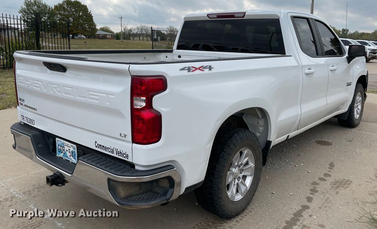 image for item MR9499 2019 Chevrolet Silverado 1500  Double Cab pickup truck