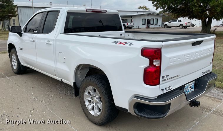 image for item MR9499 2019 Chevrolet Silverado 1500  Double Cab pickup truck