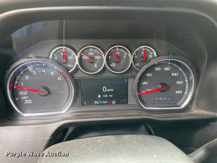 image for item MR9499 2019 Chevrolet Silverado 1500  Double Cab pickup truck