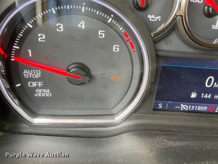 image for item MR9499 2019 Chevrolet Silverado 1500  Double Cab pickup truck