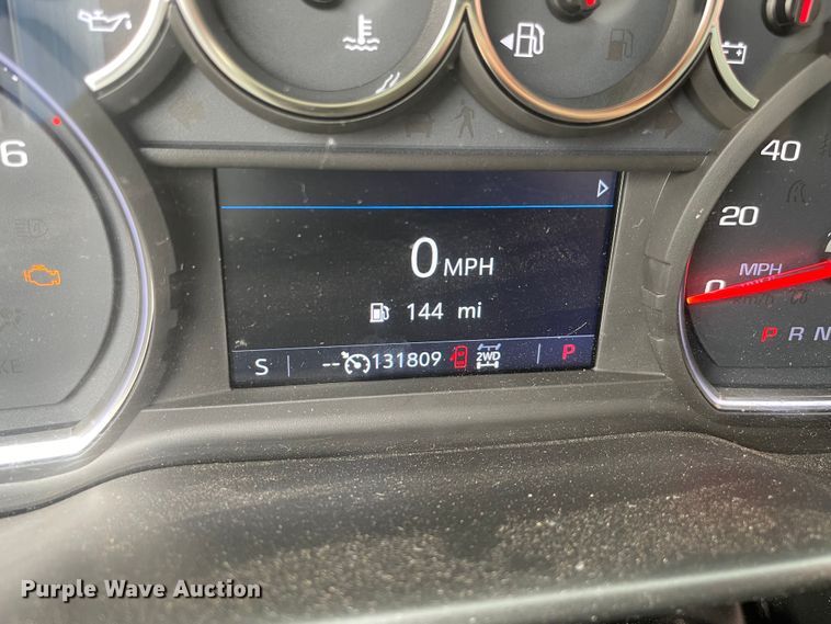 image for item MR9499 2019 Chevrolet Silverado 1500  Double Cab pickup truck