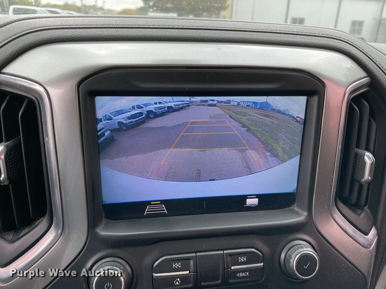 image for item MR9499 2019 Chevrolet Silverado 1500  Double Cab pickup truck