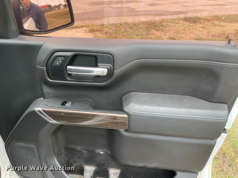 image for item MR9499 2019 Chevrolet Silverado 1500  Double Cab pickup truck